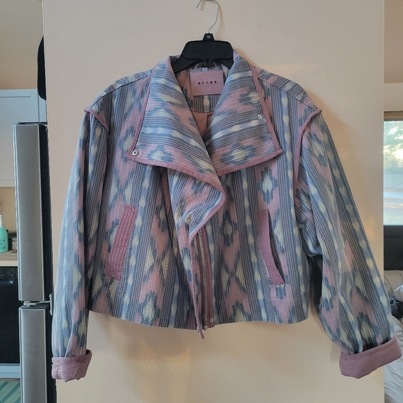 ⛄️ Blank NYC Printed Moto Jacket - Picture 4 of 7